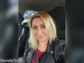 Visit BlondeOksi profile