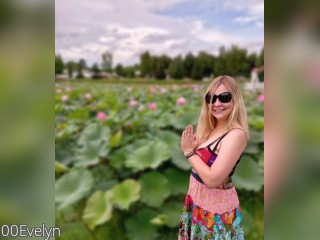 Visit 00Evelyn profile