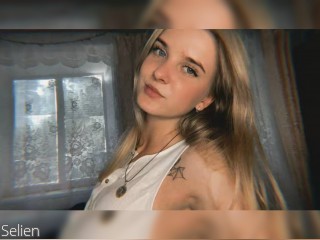 Visit Selien profile