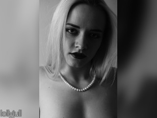 Visit lollyjull profile