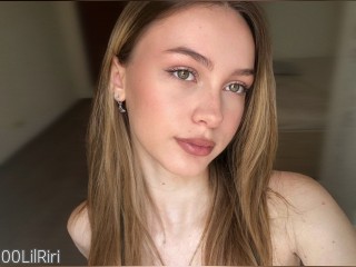 Visit 00LilRiri profile