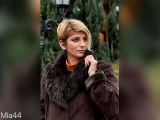 Visit Mia44 profile