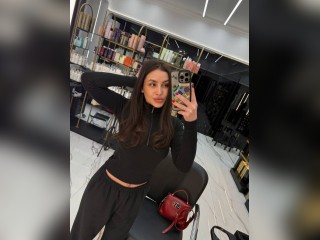 View Violet profile in Make New Friends category