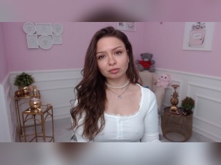 View LucySkilar profile in Glamour Girls category