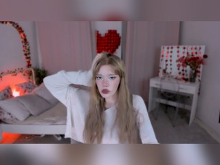 View SweetMell profile in Girls - A Little Shy category