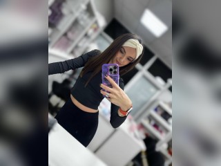 View 00FireGirl profile in Girls - Not So Shy category