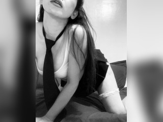 Visit AinahYu profile