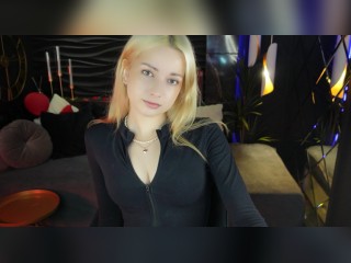 View JessieCuti profile in Strip HiLo category