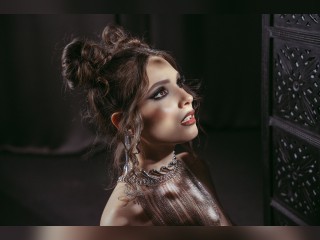 View GigiDaven profile in Glamour Girls category