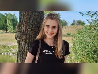 Visit BlondeDaisy profile