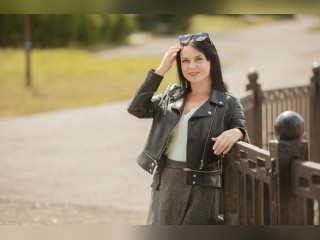 Visit AnnaAhRise profile