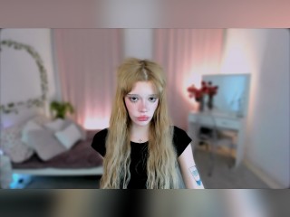 View SweetMell profile in Girls - A Little Shy category