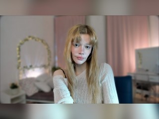 View SweetMell profile in Strip HiLo category