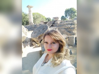 Visit AlinaSkye profile