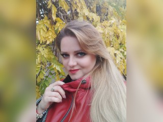 Visit AlinaSkye profile