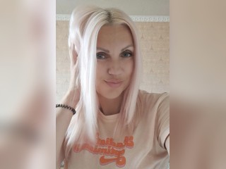 View CherryBlond profile in Make New Friends category