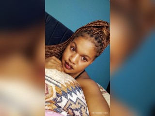 View AnnaReneex02 profile in Girls - Not So Shy category