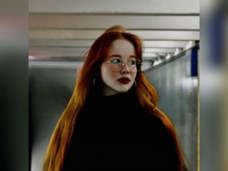 Visit sweetiefoxxxy profile