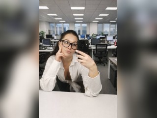 Visit BrunetteTigerrr profile