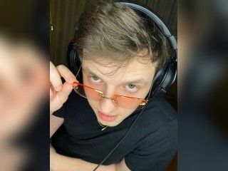 Visit max698 profile