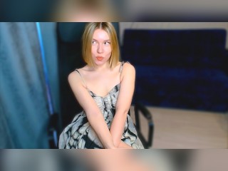 View TaylorBre profile in Strip HiLo category