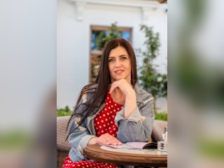 View D1ana profile in Make New Friends category