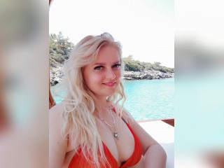 Visit AlinaSkye profile