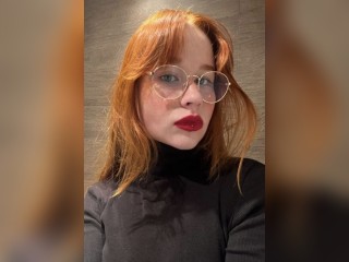 Visit sweetiefoxxxy profile