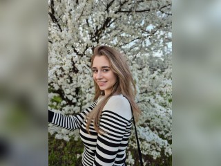 Visit BlondeDaisy profile