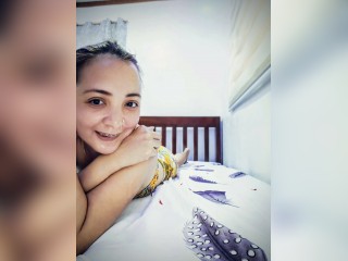 View yvonne profile in Girls - Not So Shy category