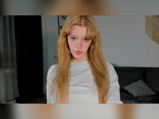 View SweetMell profile in Strip HiLo category