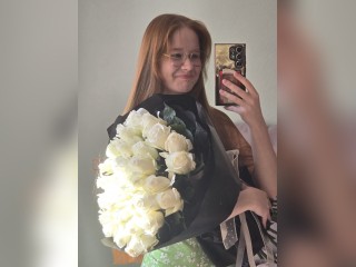 Visit sweetiefoxxxy profile