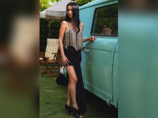 Visit 00Queen profile