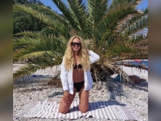 Visit HoneyDesire profile