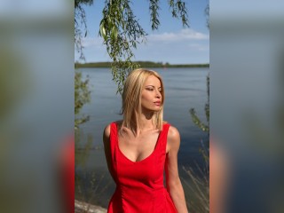 View syennavale profile in Glamour Girls category