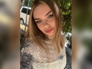 Visit miumeowww profile