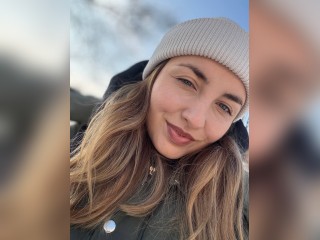 View LovelyAura profile in Girls - A Little Shy category