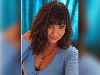 View AureliaLunit profile in Make New Friends category