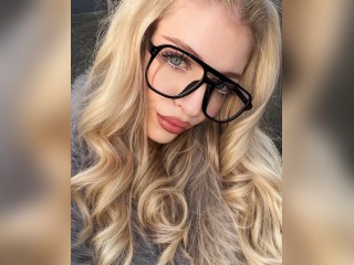 Visit Joliee profile