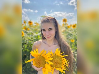 View MelodyHeard profile in Make New Friends category