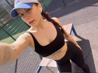 View KellyWoods profile in Girls - Not So Shy category