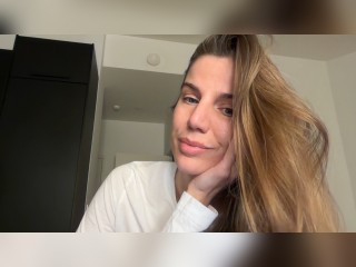 Visit VelvetVelora profile