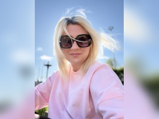 Visit Lolyyyyy profile