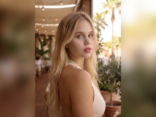Visit LuciaLi profile