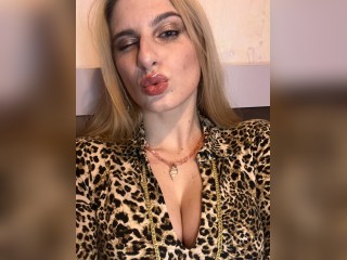 Visit LovelyLunaMoon profile