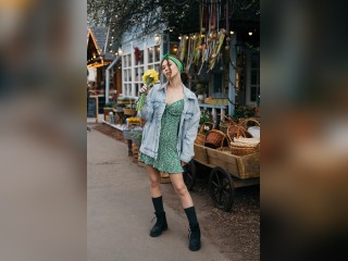 Visit MagicGirl53353 profile
