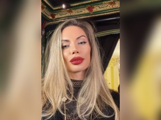 View LovelyWoman profile in Make New Friends category