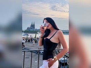 Visit OnlyForLovee profile