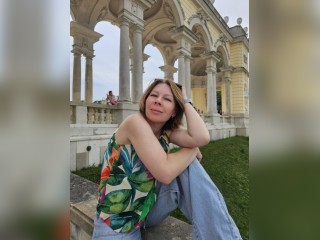 View Dinara profile in Make New Friends category