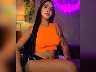 Visit TooHotN2Sexy profile
